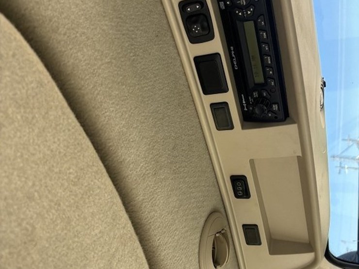 john-deere-8285r-image-43