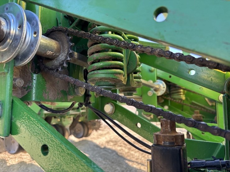 1997-john-deere-1770-image-30