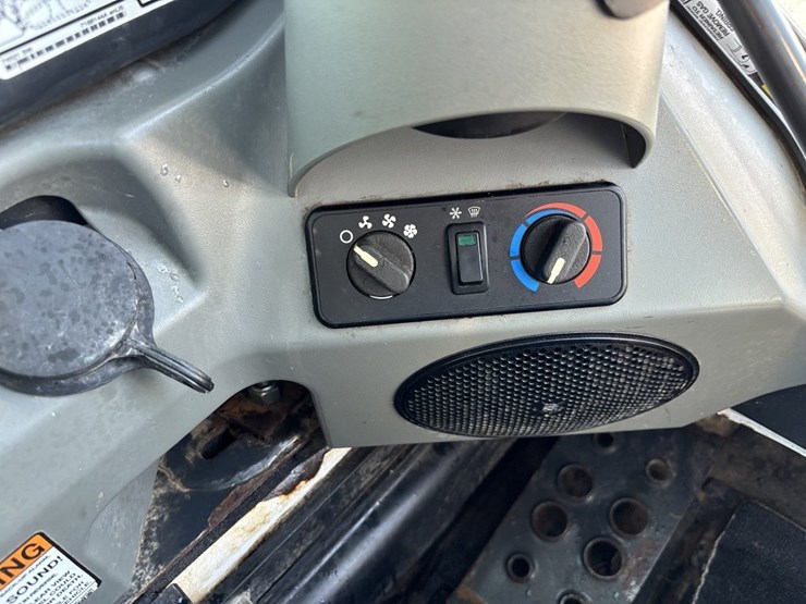 bobcat-t750-image-37