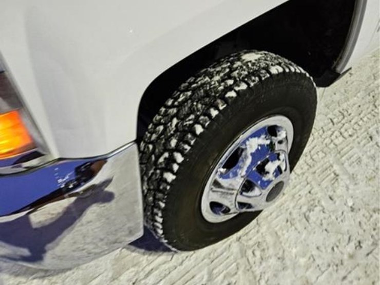 2016-chevrolet-3500hd-image-9