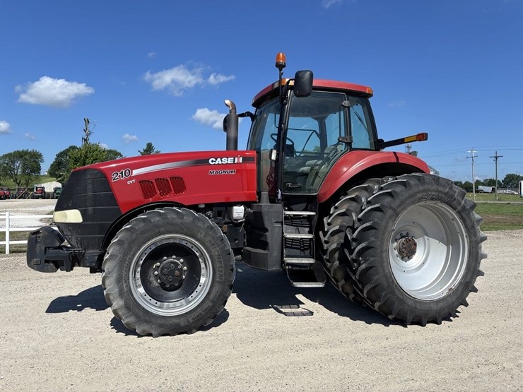 case-ih-magnum-210-cvt-image-2