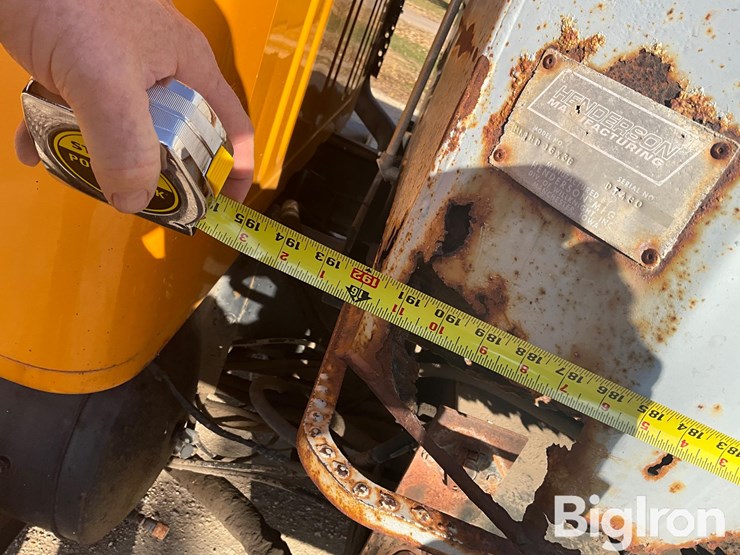 international-4900-image-17