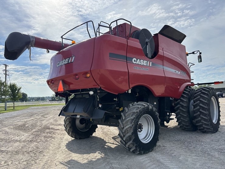 case-ih-7010-image-5