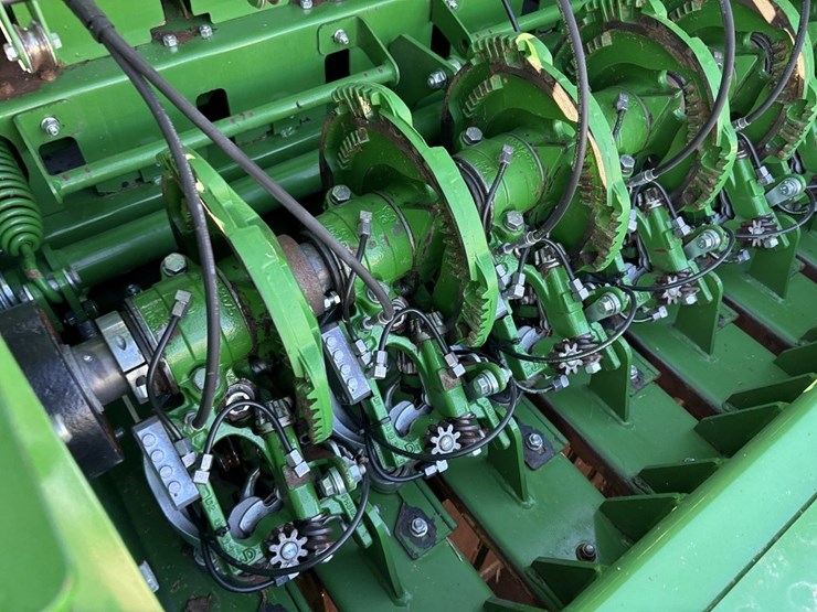 john-deere-l341-image-28