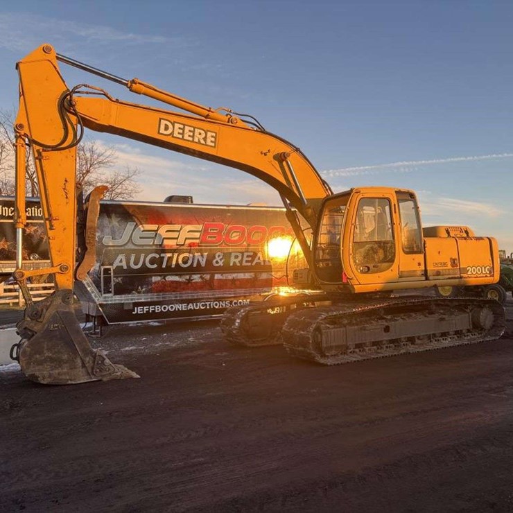 DEERE 200 LC