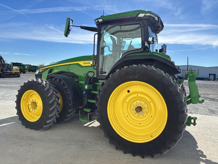 john-deere-8r-340-image-9