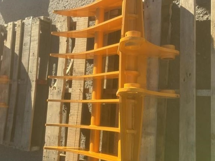 caterpillar-305-image-2