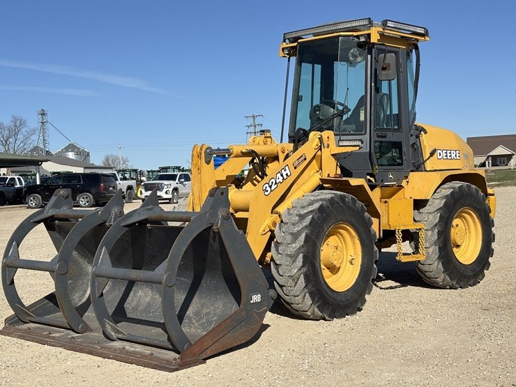 2003-deere-324h-image-1