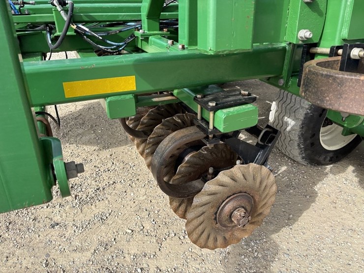 great-plains-4000tm-image-48