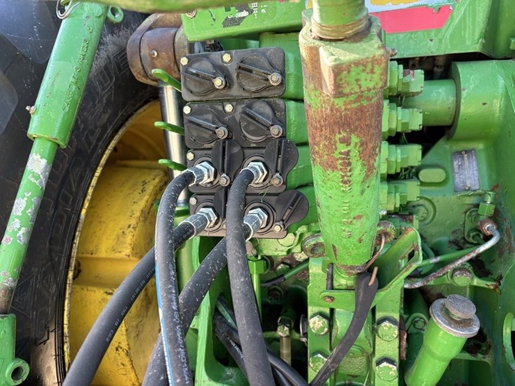 john-deere-8200-image-24