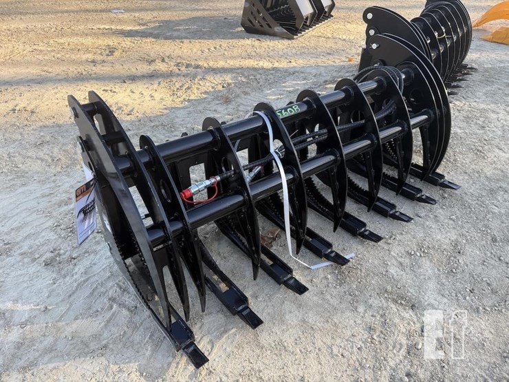 skid-steer-log-grapple-image-1