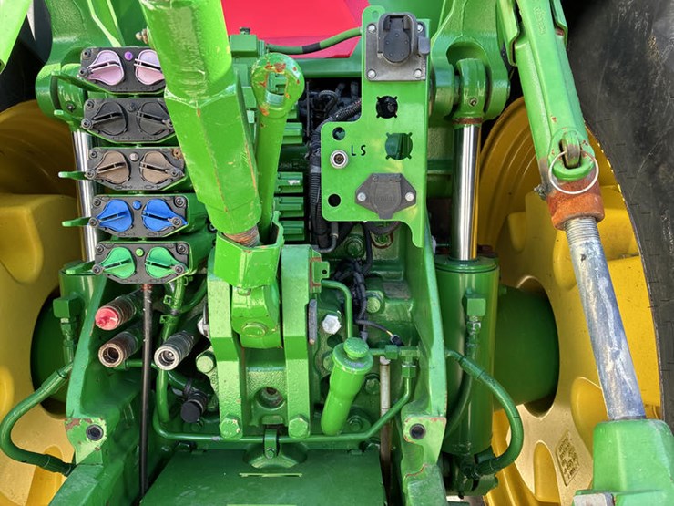 john-deere-8320r-image-31