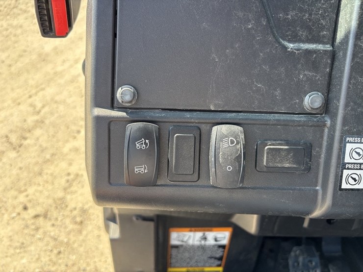 john-deere-gator-image-45