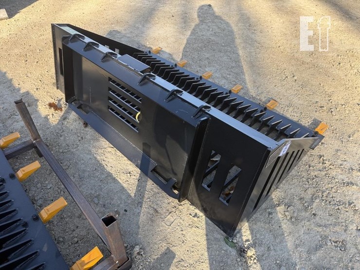 skid-steer-rock-bucket-image-3