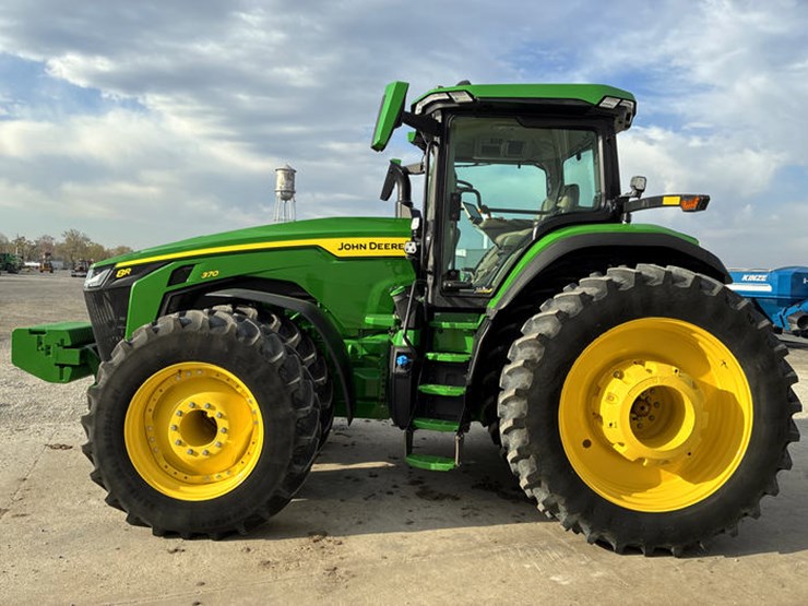 john-deere-8r-370-image-6