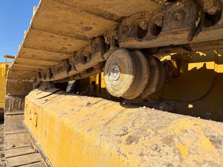 2021-caterpillar-d3-lgp-image-12