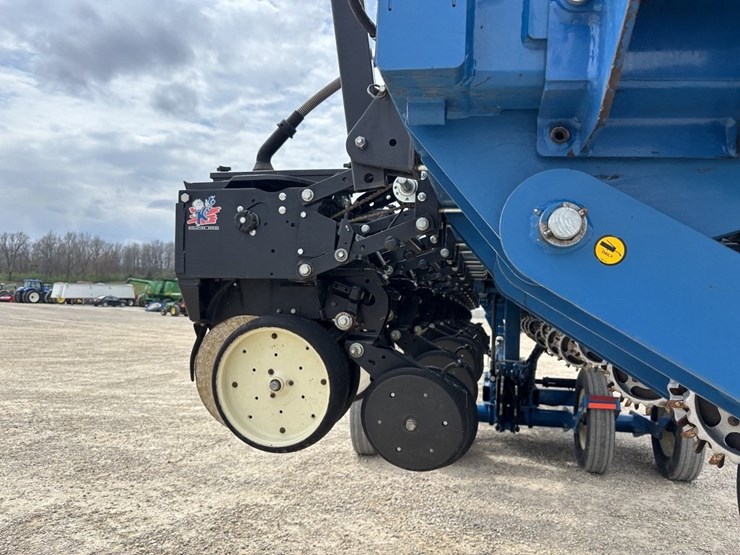 2012-kinze-3660-image-42