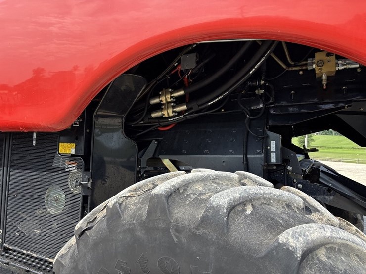 case-ih-7010-image-28