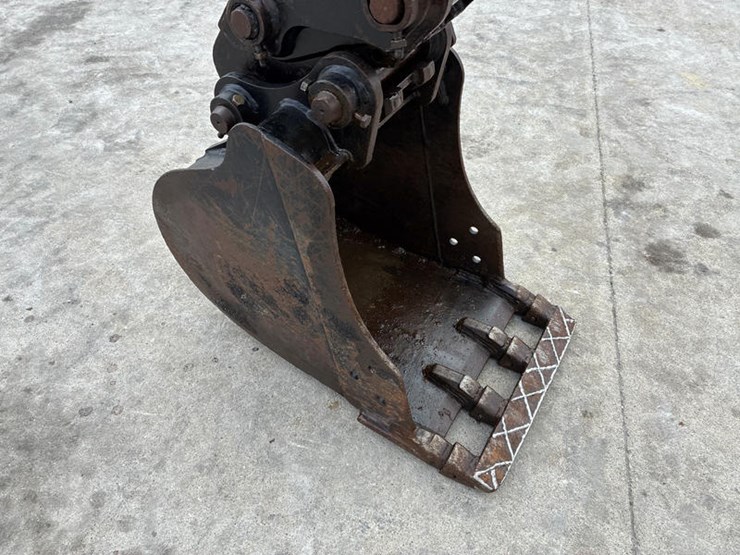 caterpillar-303.5e2-cr-image-12