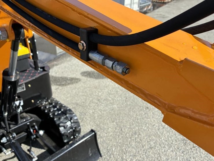 2025-miva-va15-hydraulic-excavator-image-11