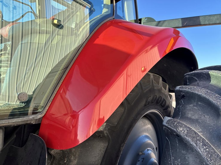 case-ih-magnum-305-image-32