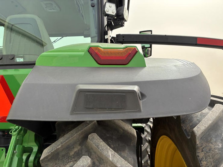 john-deere-8r-370-image-22