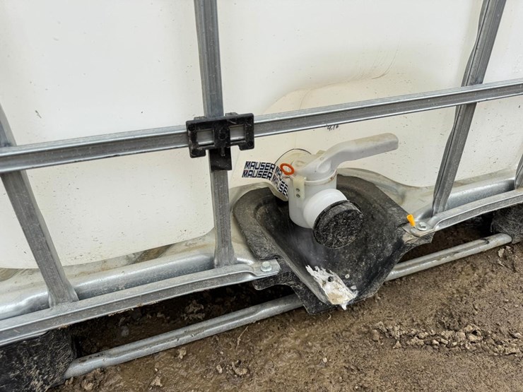 water-tank-tote-image-5