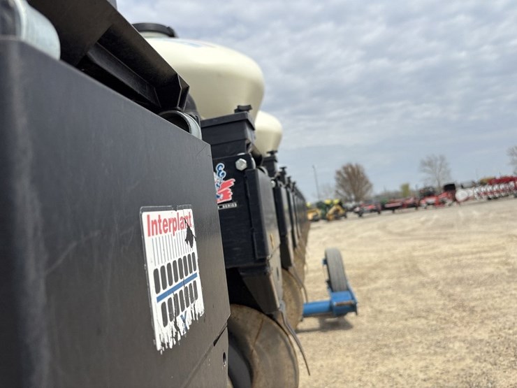 2012-kinze-3660-image-66