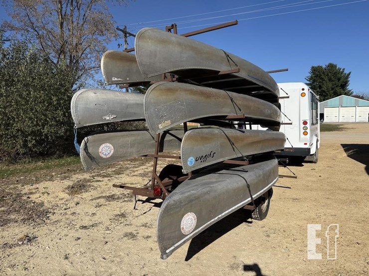 canoe-trailer-w/-canoes-image-3