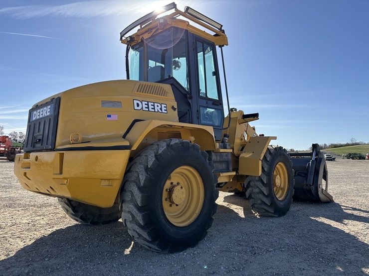 2003-deere-324h-image-5