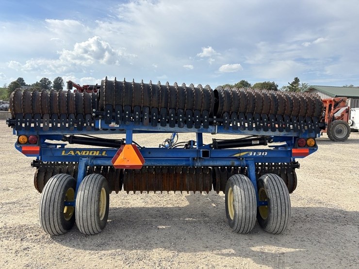 2011-landoll-3130-31-image-5