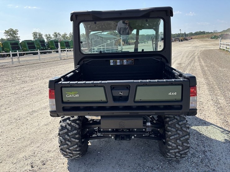 john-deere-gator-image-4