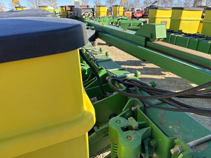 1997-john-deere-1770-image-13