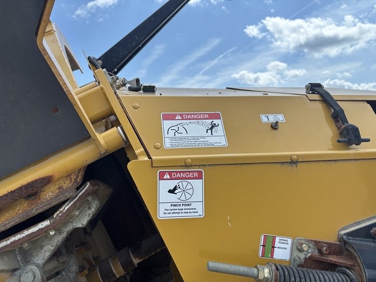 dynamic-wolverine-pull-type-ditcher-image-39