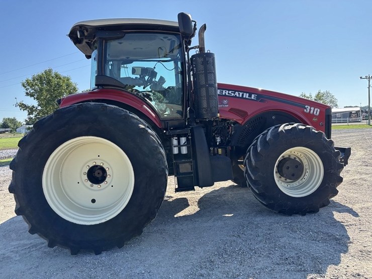 2015-versitle-310-mfwd-tractor-image-6