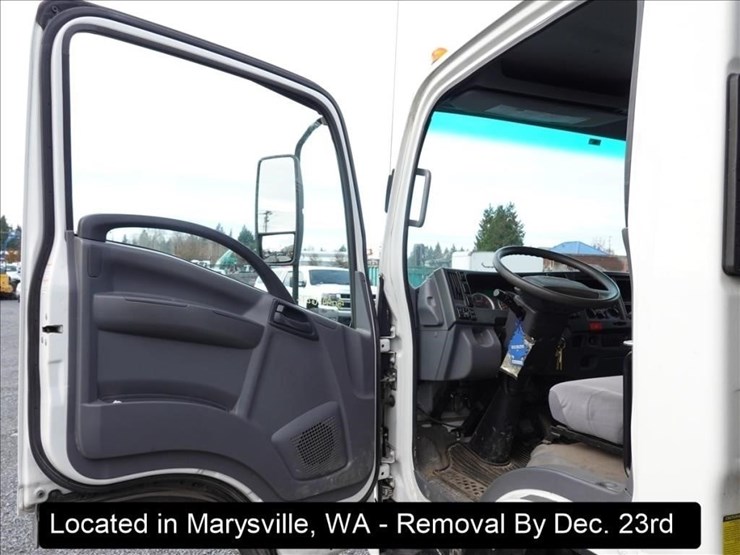 2017-isuzu-nrr-image-9