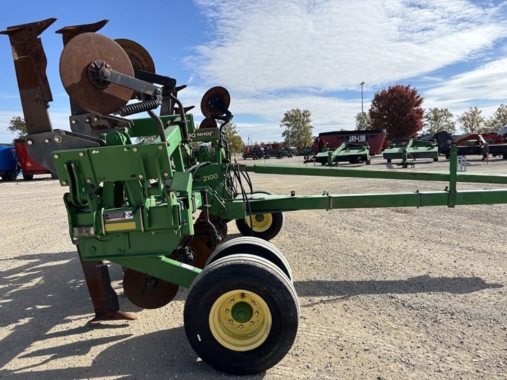 john-deere-2100-image-7
