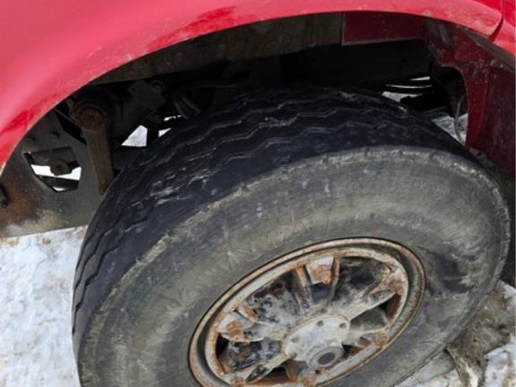 international-4900-image-9