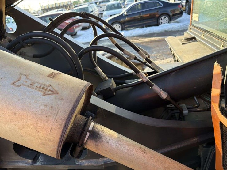 2012-jlg-g6-42a-image-17