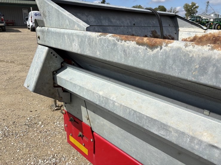 massey-ferguson-3732-image-35