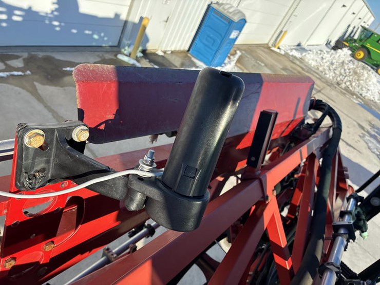 case-ih-patriot-3340-image-75