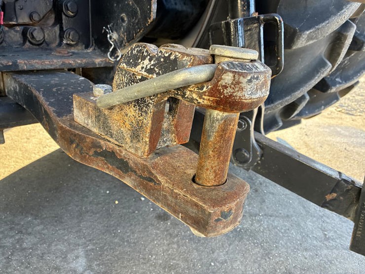 case-ih-magnum-305-image-31