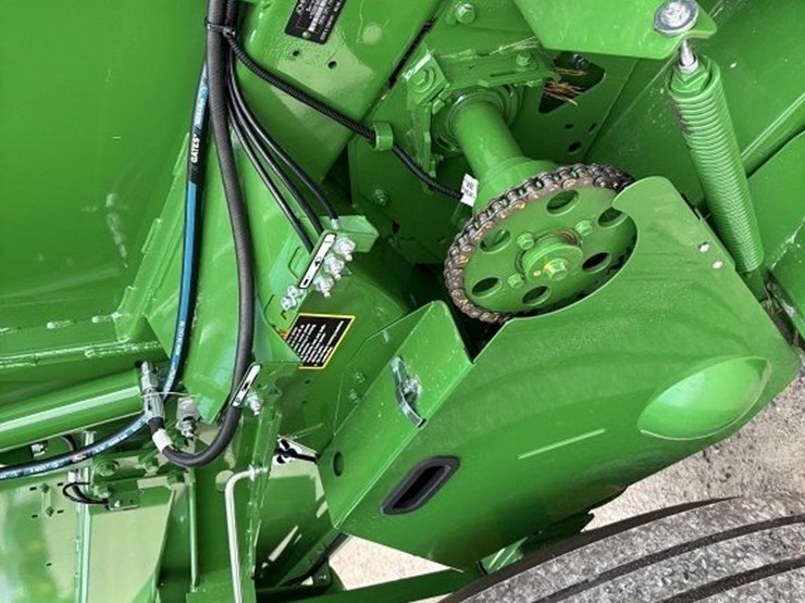 2024-john-deere-561m-image-23