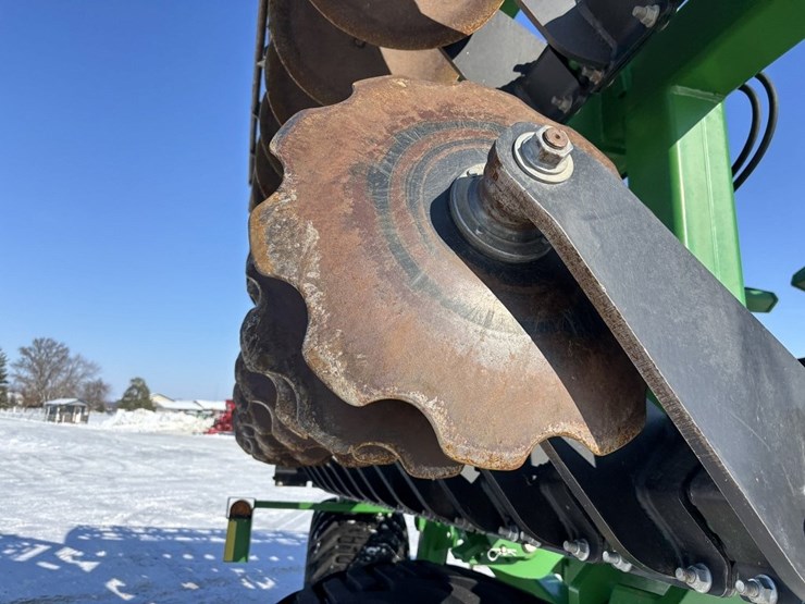 2024-john-deere-2680h-image-16