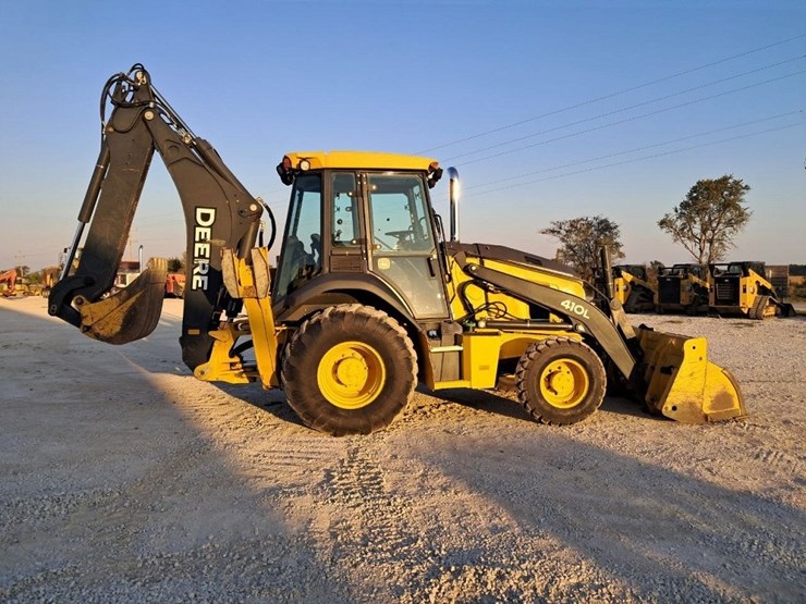 2022-deere-410l-image-29