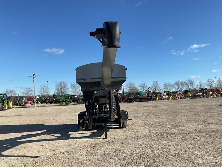 2024-meridian-375rt-image-8