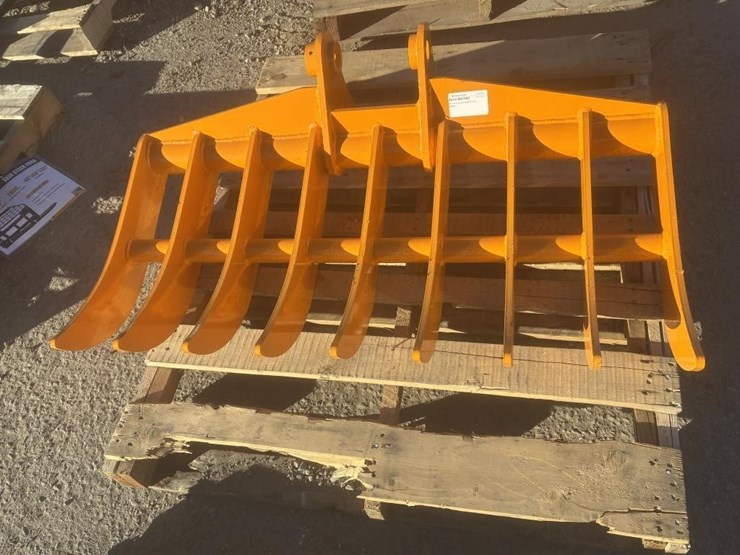 caterpillar-305-image-1