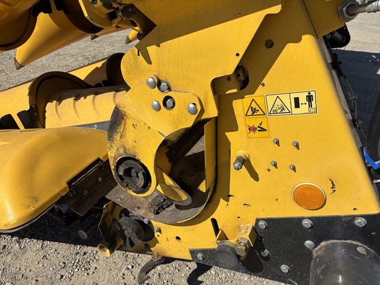 2014-new-holland-9800f-12r30"-corn-head-image-30