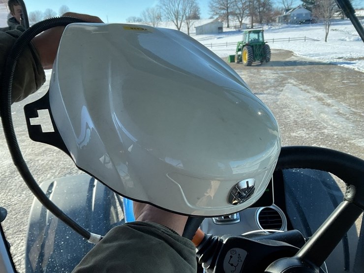 new-holland-t8.435-image-48