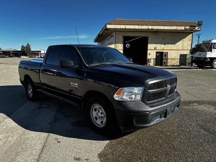 2015-dodge-ram-1500-image-2